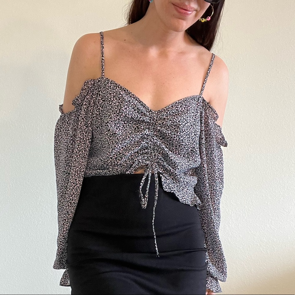 DIVIDED x H&M Cinched Open Shoulder Blouse